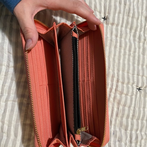 Pink Wallet - Picture 4 of 5